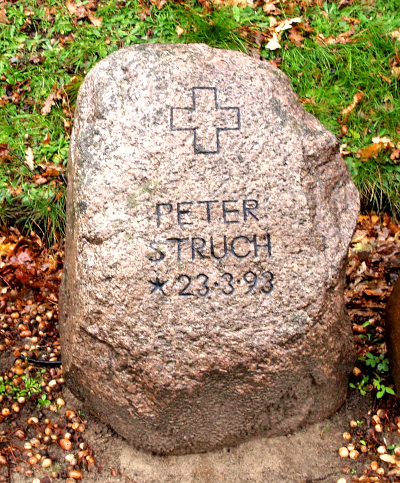 Mindesten, Broager Kirkegård