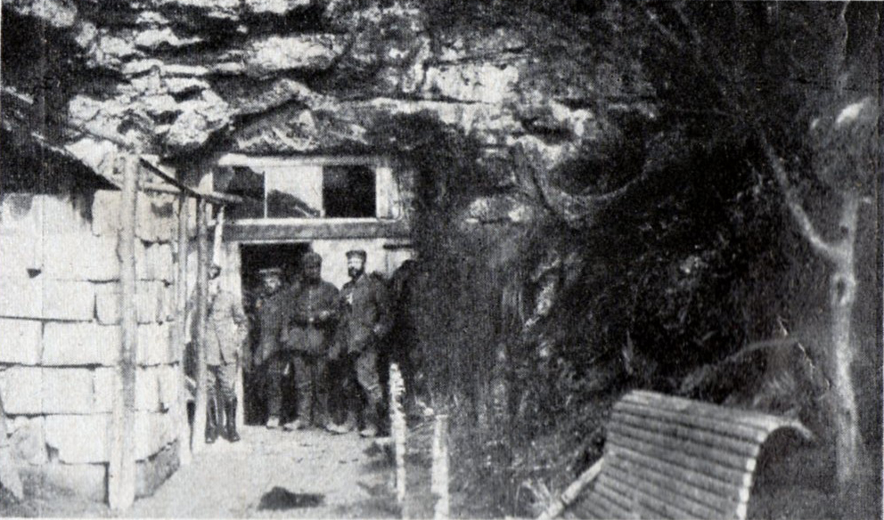 Regiment 86 015 Moulin indgang til hulen
