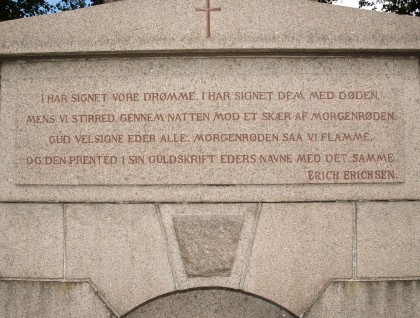 Detalje af mindesten, Haderslev Klosterkirkegård