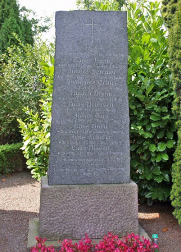Mindesten, Hjerndrup Kirkegård