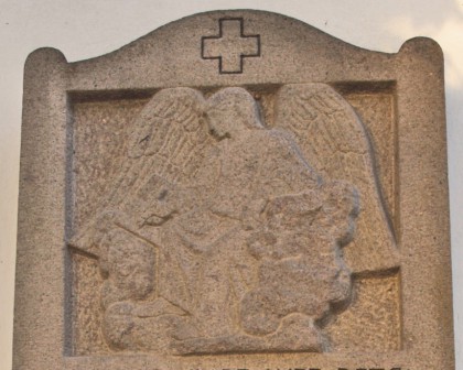 Detalje af mindesten, Varnæs Kirkegård