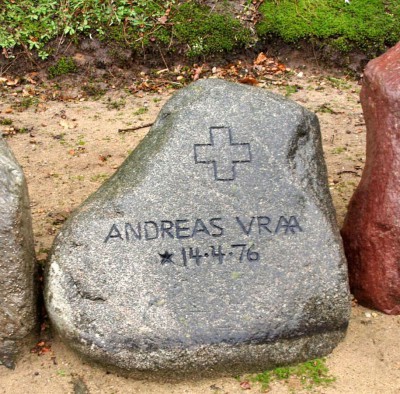 Mindesten, Broager Kirkegård