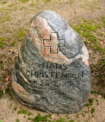 Mindesten, Broager Kirkegård