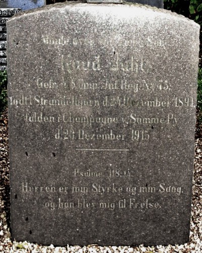 Gravsten, Bevtoft Kirkegård for Knud Juhl, Strandelhjørn