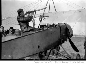 Mitrailleuse_on_French_Morane_Saulnier_L_parasol_monoplane