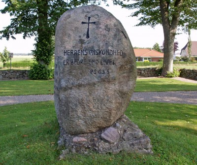 Mindesten, Moltrup Kirkegård