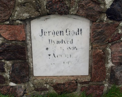 Mindesten, Egen Kirkegård